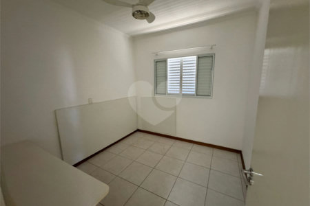 Casa á venda, com 3 dormitórios, no bairro Planalto paraíso em São Carlos.