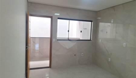 Sobrado à venda com 3 quartos, sendo 1 suíte,  em Vila São Geraldo, São Paulo, SP