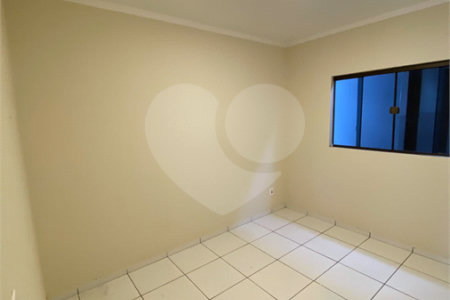 Casa para alugar com 3 quartos, sendo 1 suíte, em Parque das Aroeiras, Ponta Porã, MS