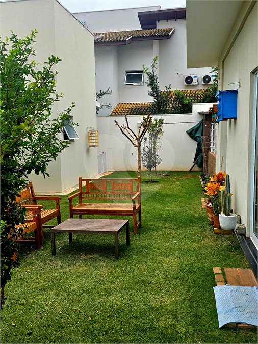 Casa á venda no condomínio Damha I