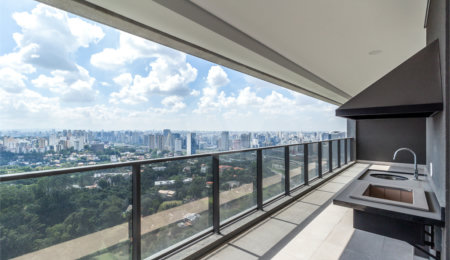 Apartamento à venda ou para alugar com 4 quartos, sendo 3 suítes,  em Jardim Morumbi, São Paulo, SP