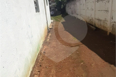 Casa à venda com 3 quartos em Alvinópolis, Atibaia, SP