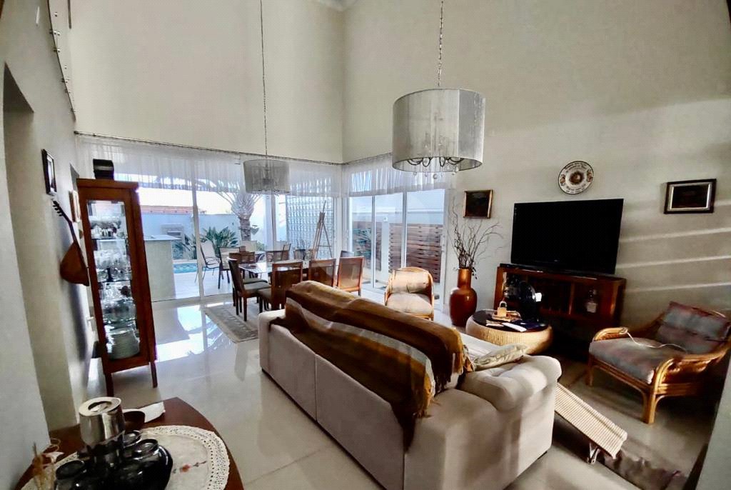 Casa à venda com 3 suítes no condomínio Aldeia da Mata, Votorantim - SP
