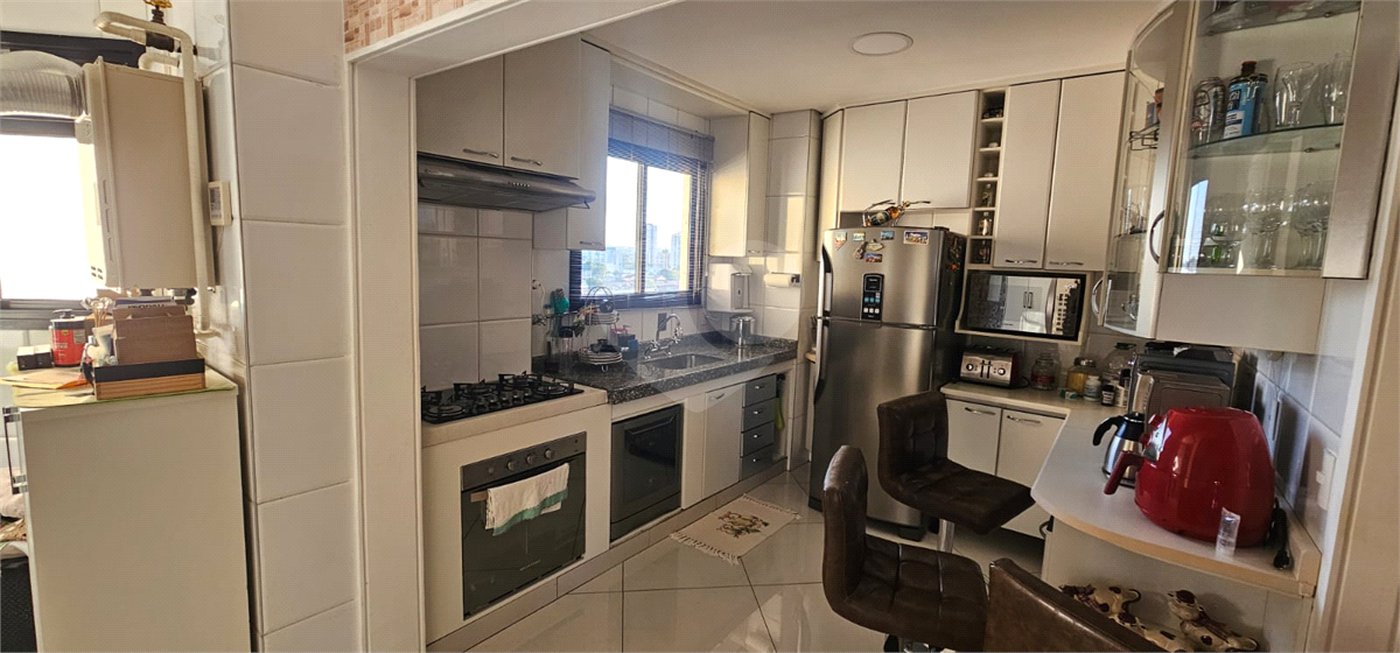 Apartamento à venda com 3 suítes em Sítio São José, Suzano, SP