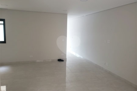 Sobrado à venda com 3 suítes em Demarchi, São Bernardo do Campo, SP