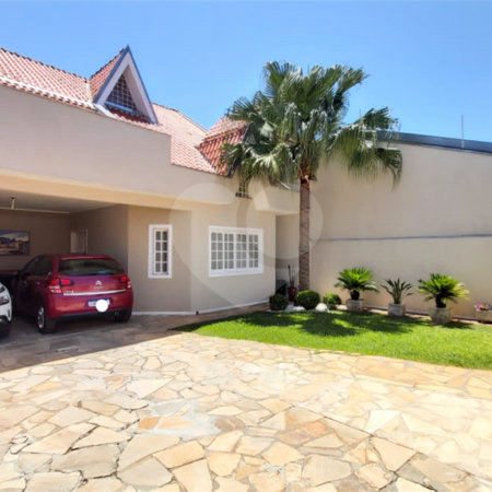 Casa à venda com 3 suítes em Jardim Alvorada, Itapetininga, SP