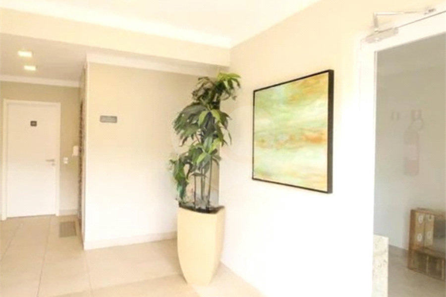 Apartamento à venda com 2 quartos em Vila Zat, São Paulo, SP