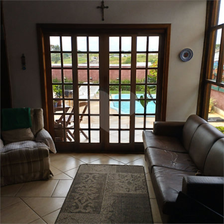 Casa à venda com 3 quartos, sendo 1 suíte, no condomínio Terras de São Francisco, Vinhedo - SP