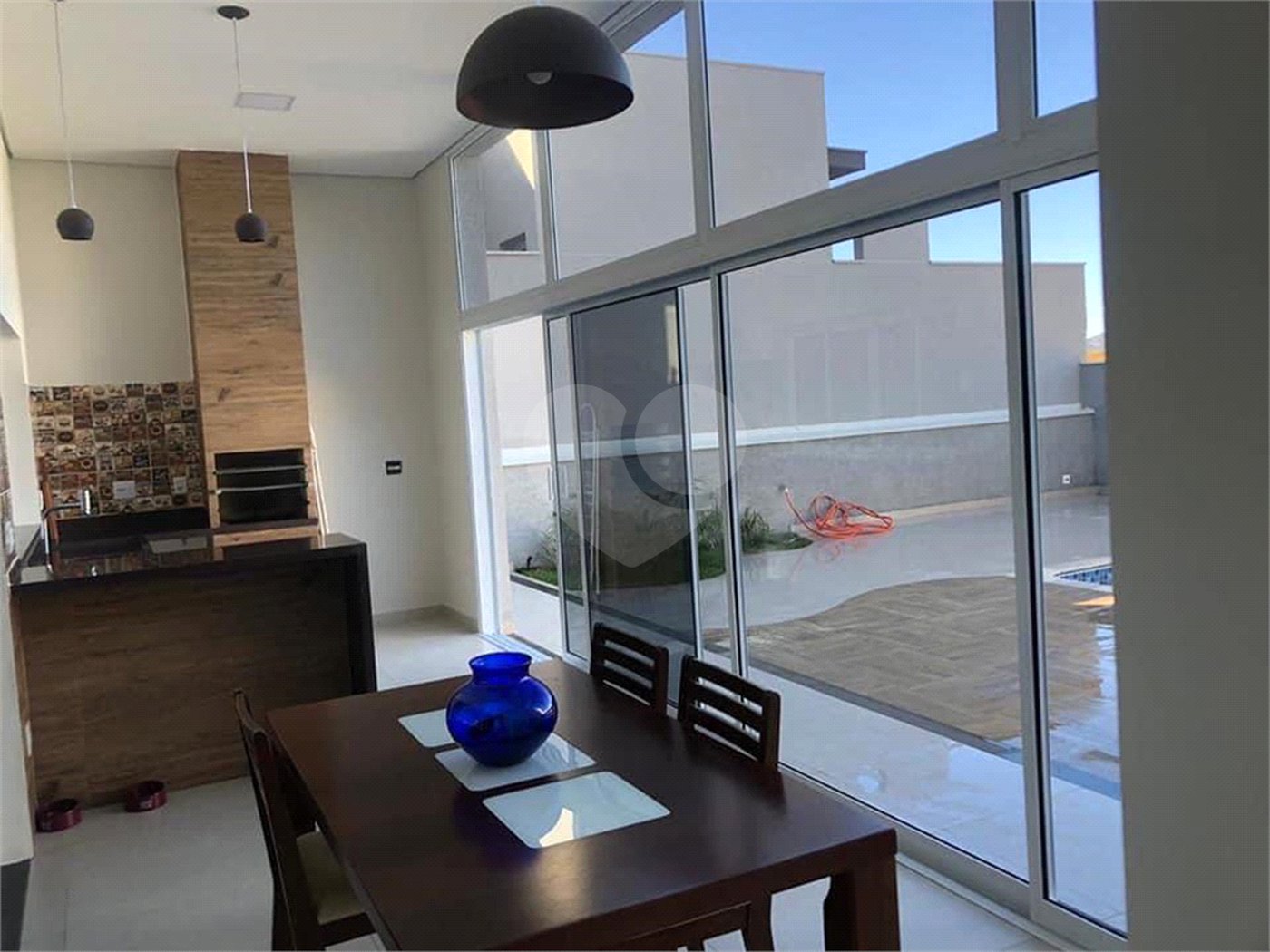 Sobrado à venda com 1 quarto, sendo 3 suítes, em Condomínio Residencial Euroville II, Bragança Paulista, SP