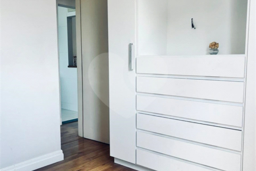 Apartamento à venda com 2 quartos em Parque Maria Domitila, São Paulo, SP