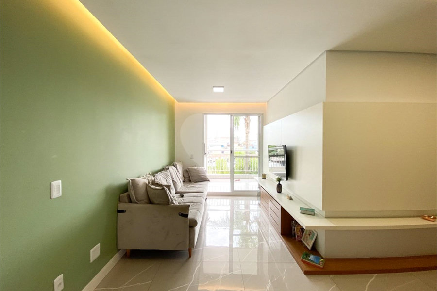 Apartamento à venda com 3 quartos, sendo 1 suíte,  em Vila Paiva, São Paulo, SP
