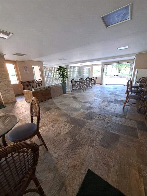 Apartamento à venda com 3 quartos, sendo 1 suíte,  em Enseada, Guarujá, SP