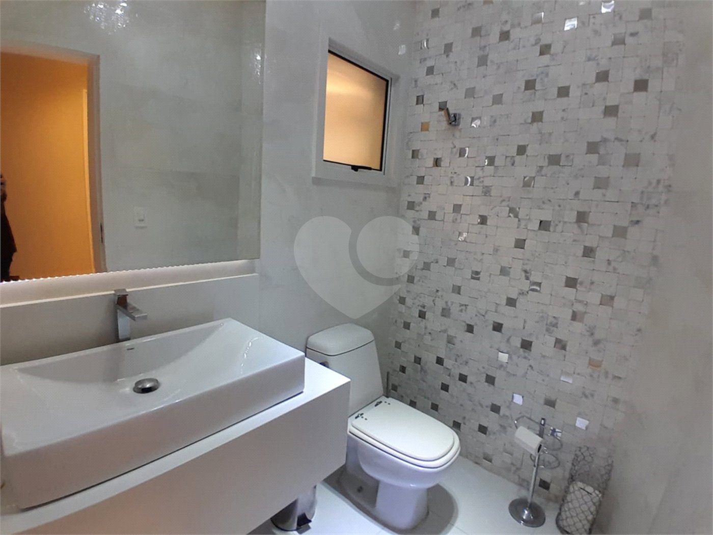 Casa à venda com 3 suítes no condomínio Suíça da Cantareira, Mairiporã - SP