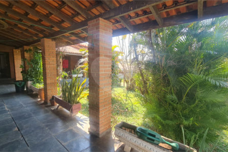 Chácara à venda com 3 quartos, sendo 1 suíte, em Vila Reis, Itapetininga, SP