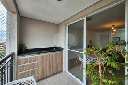 Apartamento à venda com 3 quartos, sendo 1 suíte, em Jardim Parque Morumbi, São Paulo, SP