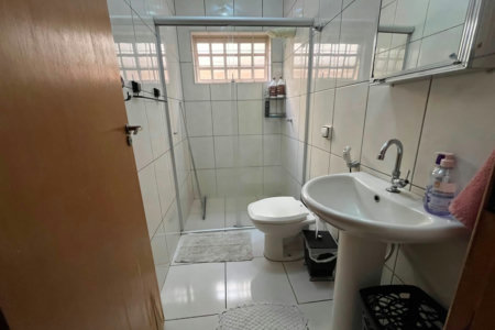 Casa à venda com 4 quartos, sendo 1 suíte,  em Vila Nova, Três Lagoas, MS