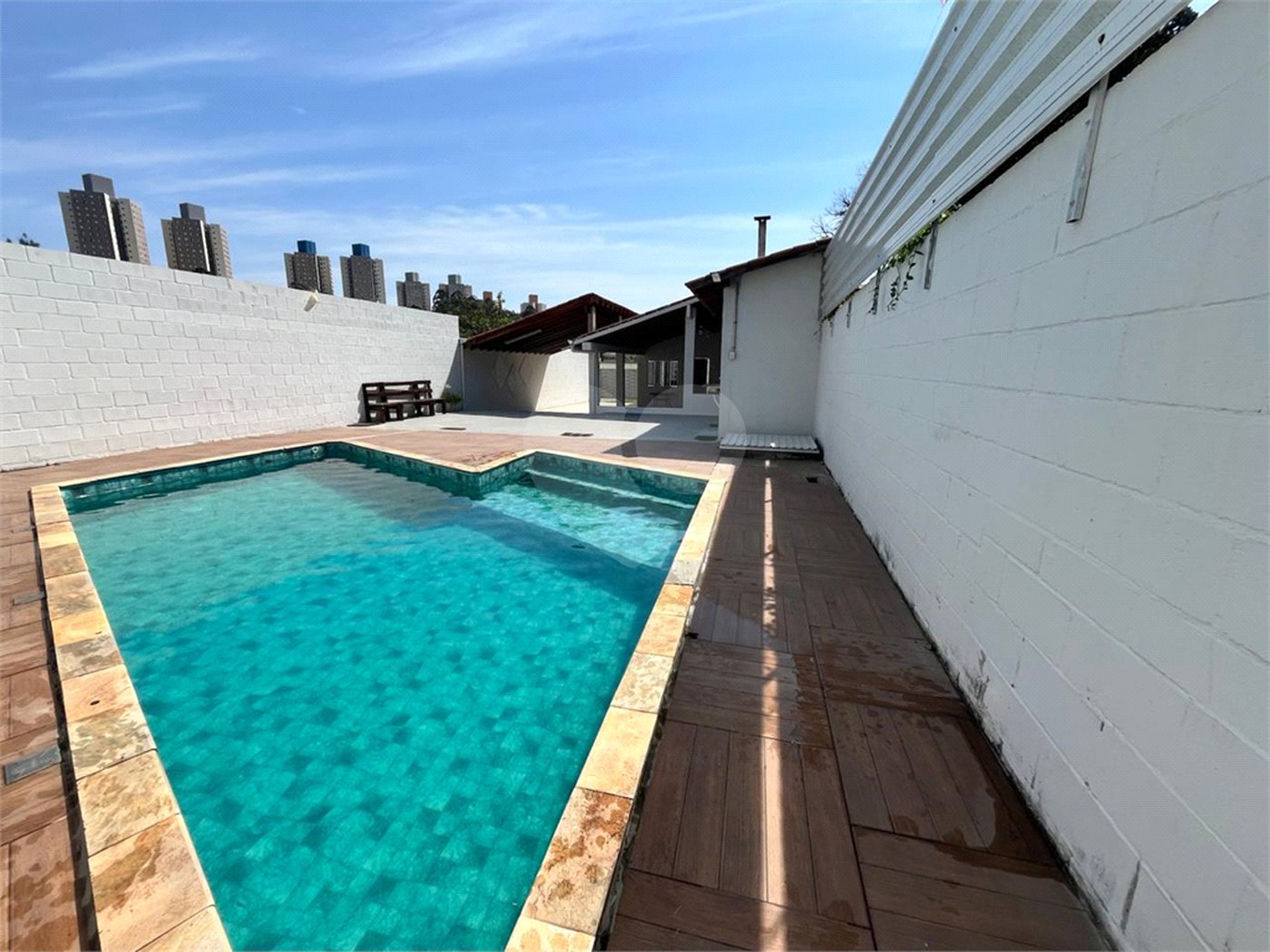 Casa à venda com 2 quartos em Vila Jeriva, Várzea Paulista, SP