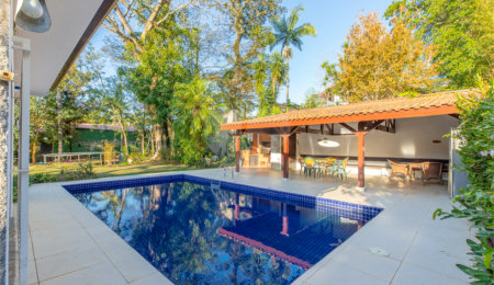Casa Térrea à venda com 5 quartos, sendo 3 suítes, em Jardim Marajoara, São Paulo, SP