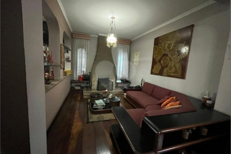 Casa à venda com 4 quartos, sendo 2 suítes, em Vila Rosália, Guarulhos, SP