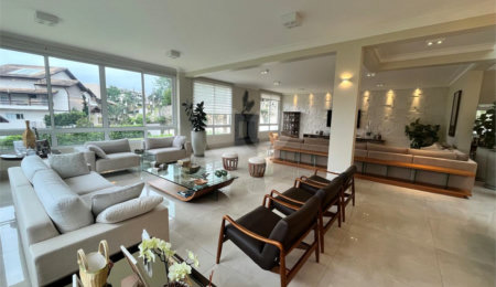 Casa à venda com 5 suítes no condomínio Cantareira, Mairiporã - SP