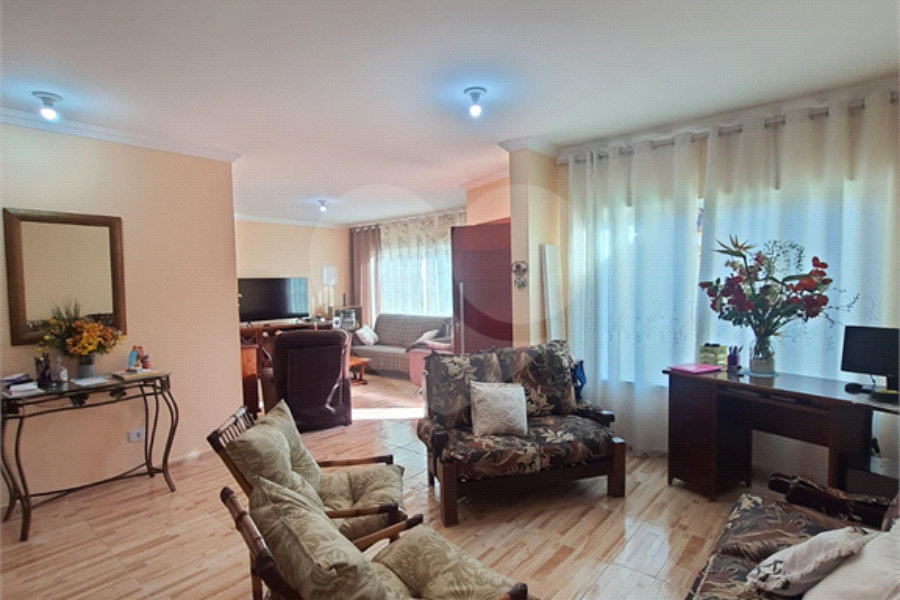 Casa Térrea à venda com 3 quartos, sendo 1 suíte, em Vila Pereira Barreto, São Paulo, SP