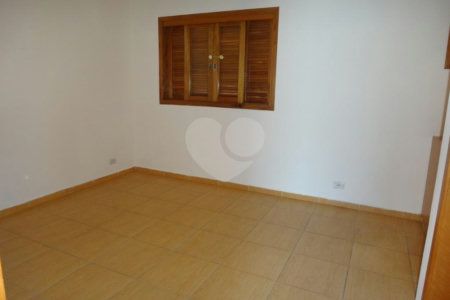 Casa à venda ou para alugar com 4 quartos, sendo 2 suítes, no condomínio Vila Hípica, São Paulo - SP