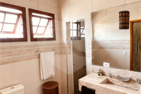 Sobrado à venda com 3 quartos, sendo 1 suíte, em Chácara Recanto Verde, Cotia, SP