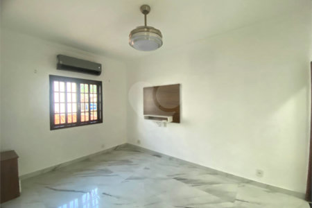 Casa à venda com 4 quartos, sendo 1 suíte, em Inhoaíba, Rio de Janeiro, RJ