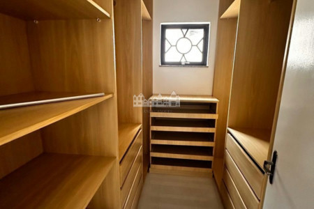 Casa para alugar com 3 suítes em Vila Santista, Atibaia, SP