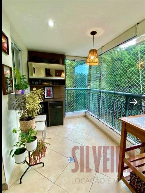 Apartamento à venda com 3 quartos, sendo 1 suíte,  em Vila Andrade, São Paulo, SP