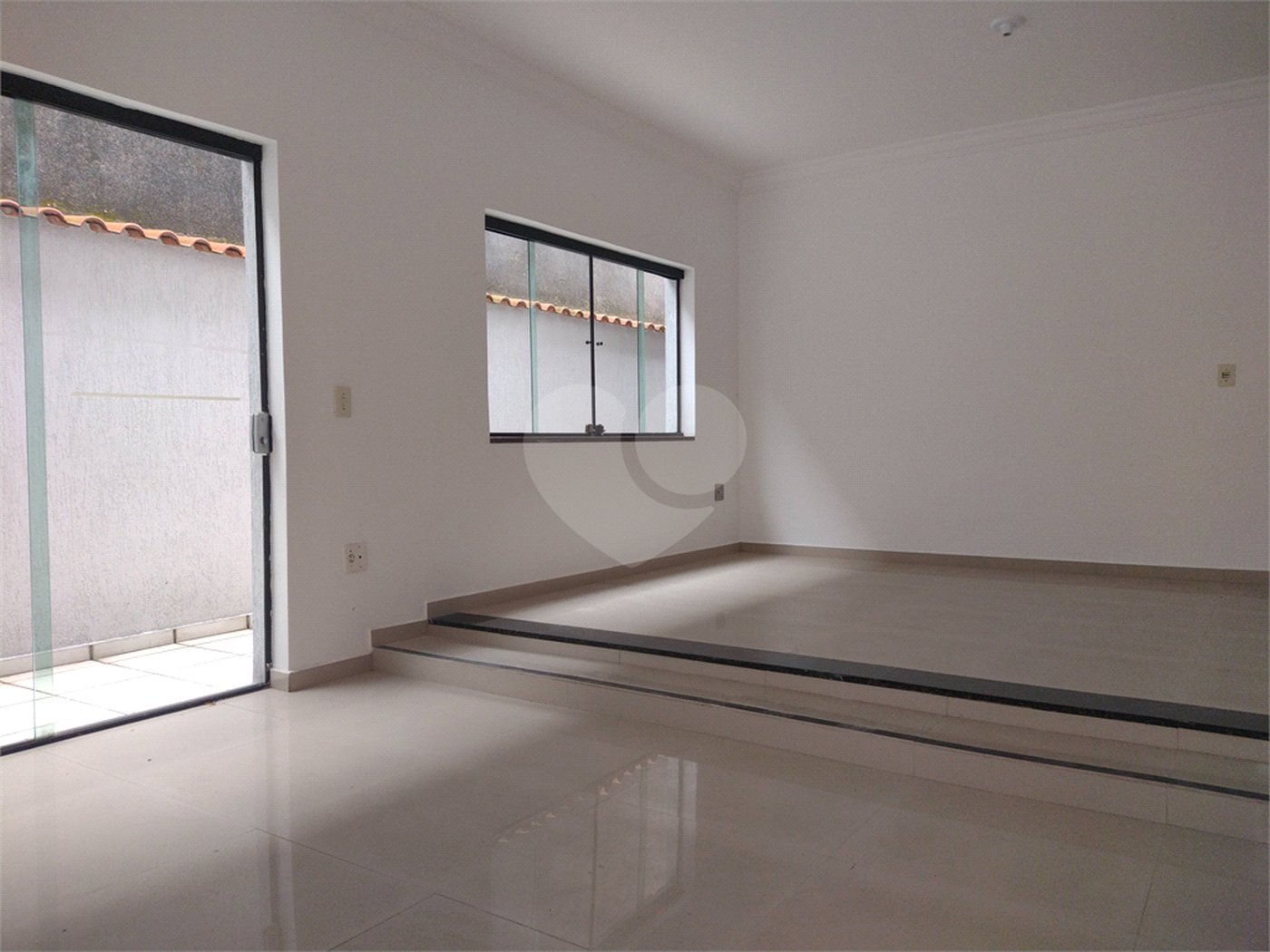 Casa à venda com 3 quartos, sendo 1 suíte,  em Mogi Moderno, Mogi das Cruzes, SP