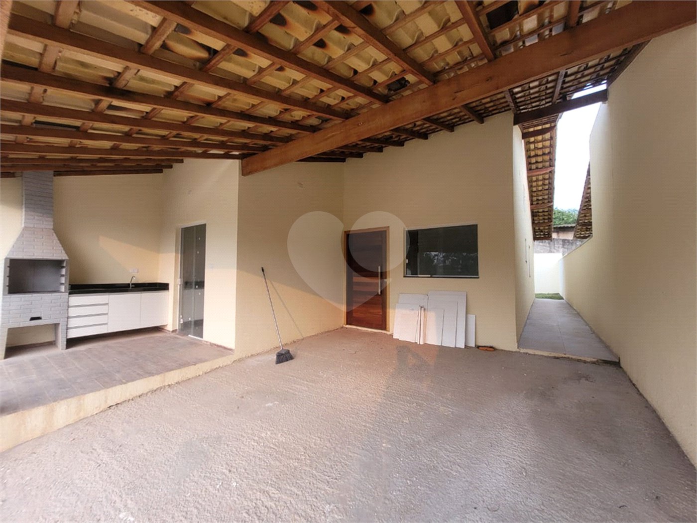 Casa à venda com 3 quartos, sendo 1 suíte,  no condomínio Vale dos Gansos, Mairiporã - SP