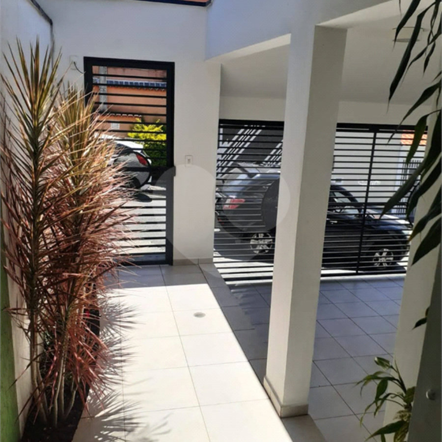Sobrado à venda com 3 quartos, sendo 1 suíte, em Parque Santana, Mogi das Cruzes, SP