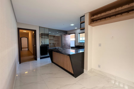 Casa à venda com 5 quartos, sendo 4 suítes, em Vila Rosália, Guarulhos, SP