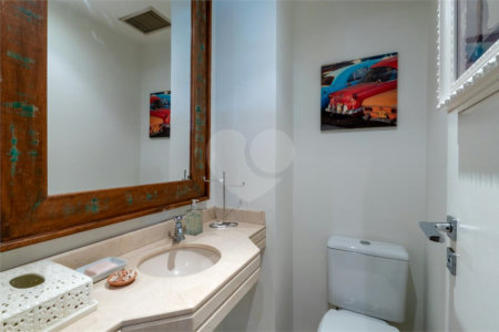 Apartamento à venda com 3 quartos, sendo 1 suíte, em Jardim Morumbi, São Paulo, SP