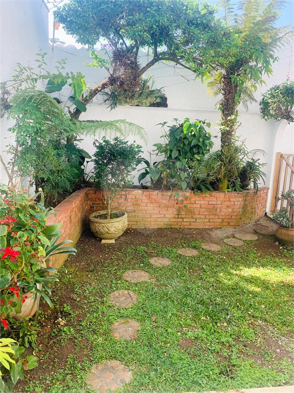 Casa de Vila à venda com 4 quartos, sendo 2 suítes, em Alto da Boa Vista, São Paulo, SP