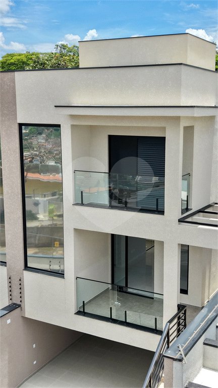 Sobrado à venda com 3 suítes em Jardim do Lago, Atibaia, SP