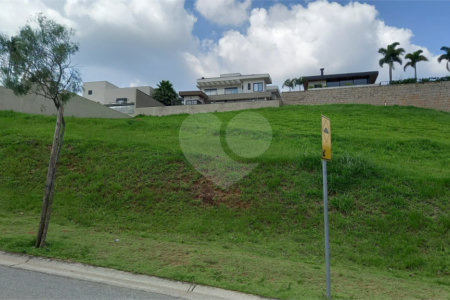 Terreno à venda no condomínio Residencial Campo de Toscana, Vinhedo - SP