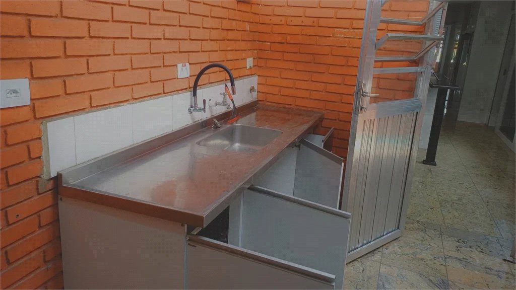 Sobrado à venda com 3 quartos em Bonfim, Osasco, SP