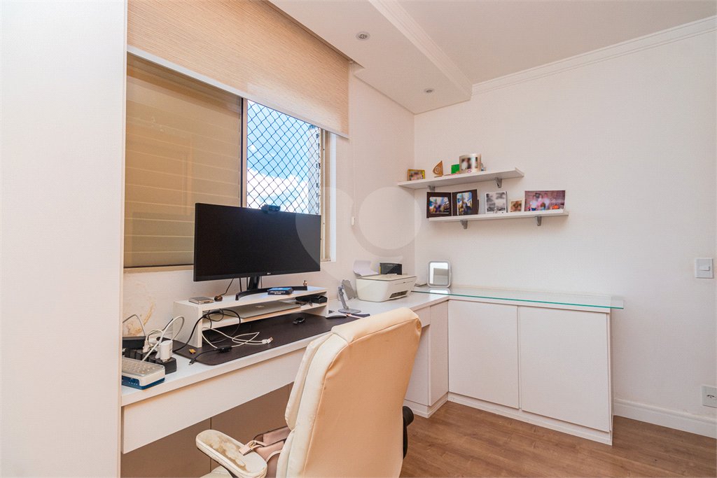 Apartamento à venda com 3 quartos, sendo 1 suíte, em Jardim Marajoara, São Paulo, SP