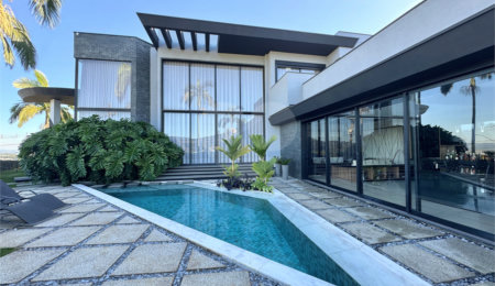 Casa à venda ou para alugar com 4 suítes no condomínio Campo de Toscana, Vinhedo - SP