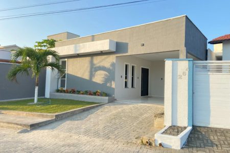Casa à venda com 3 quartos, sendo 2 suítes, no condomínio PORTO LAGOA, Aquiraz - CE