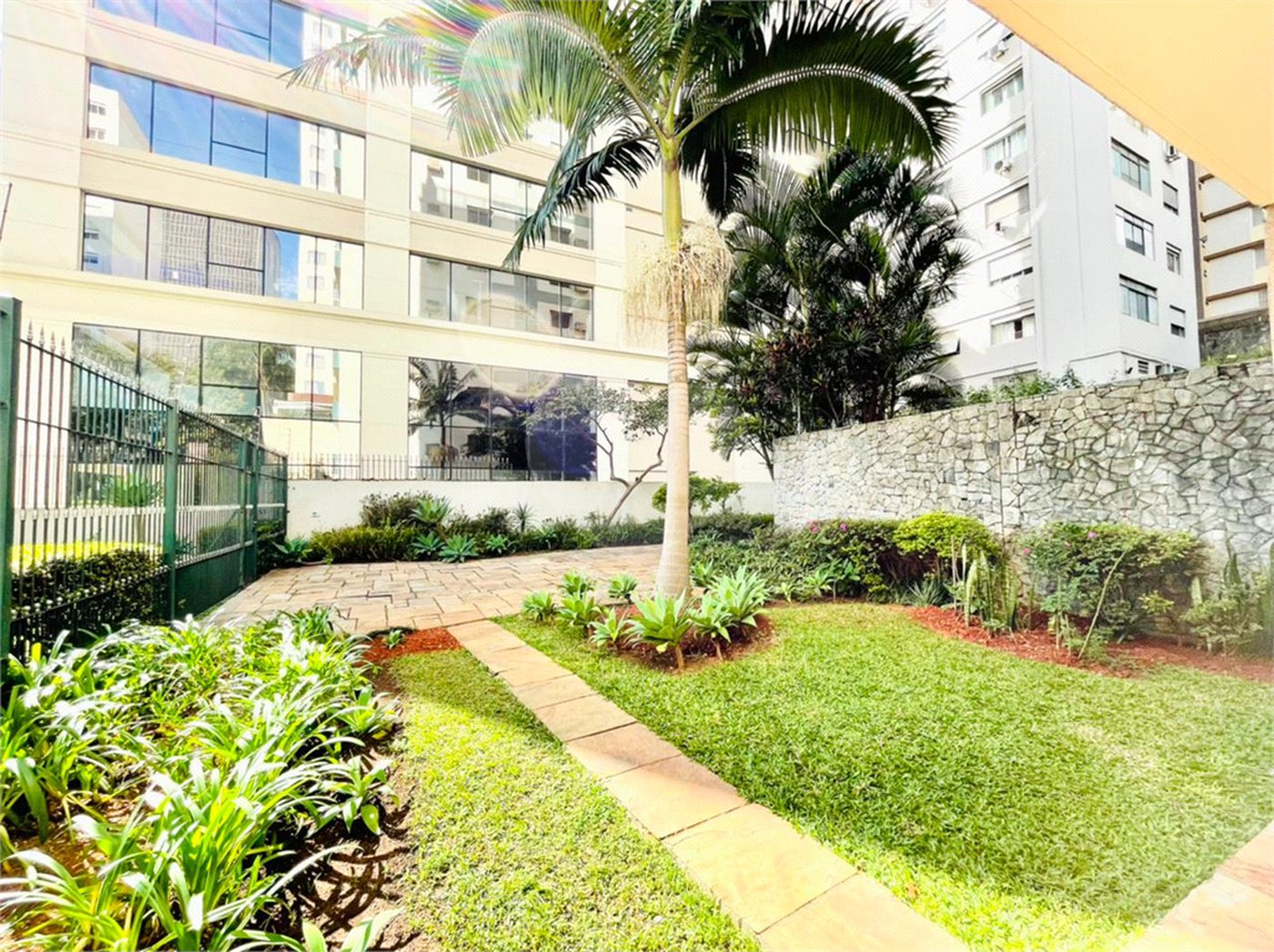 Apartamento à venda com 3 quartos, sendo 2 suítes, em Jardim Paulista, São Paulo, SP