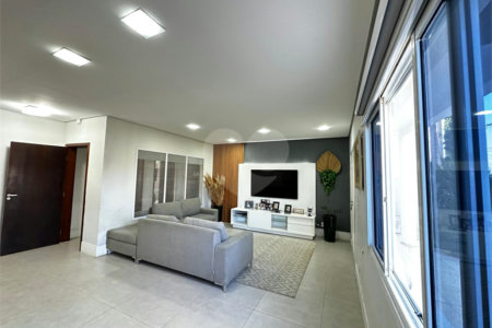 Casa à venda com 3 suítes no condomínio Belvedere II, Votorantim - SP