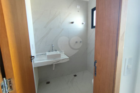 Sobrado à venda com 3 quartos, sendo 1 suíte, em Santa Teresinha, São Paulo, SP