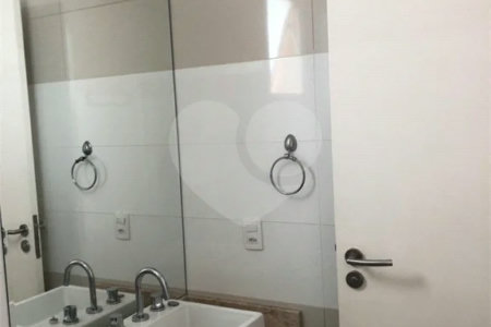 Apartamento à venda com 3 suítes em Santana, São Paulo, SP