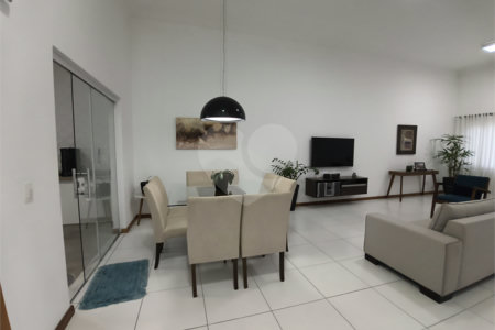 Casa à venda com 3 quartos, sendo 1 suíte,  no condomínio Ibiti Royal Park, Sorocaba - SP