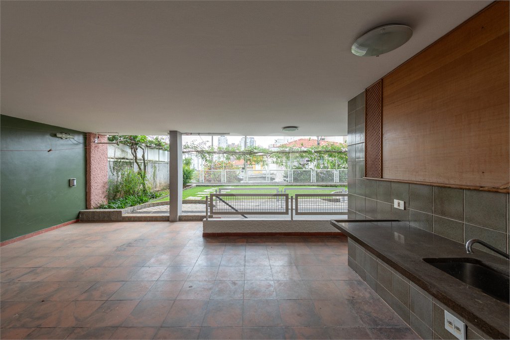Casa Térrea à venda com 7 quartos, sendo 1 suíte, em Santana, São Paulo, SP