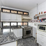 Apartamento à venda com 4 quartos, sendo 1 suíte, em Campo Belo, São Paulo, SP