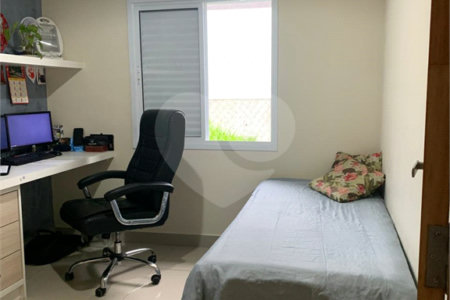 Casa à venda com 3 quartos, sendo 1 suíte, no condomínio Residencial Ponderosa, São Roque - SP